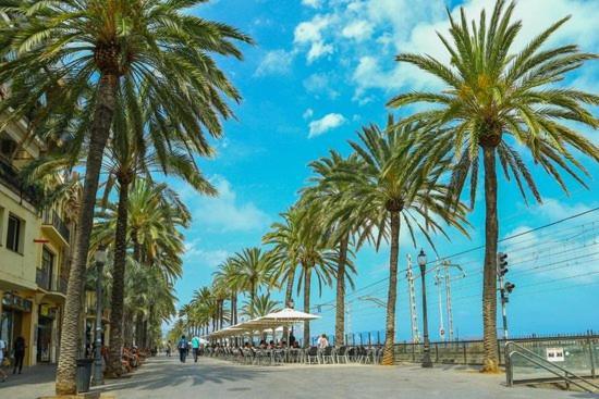 Casabala - Near The Beach And Barcelona Center Бадалона Екстериор снимка
