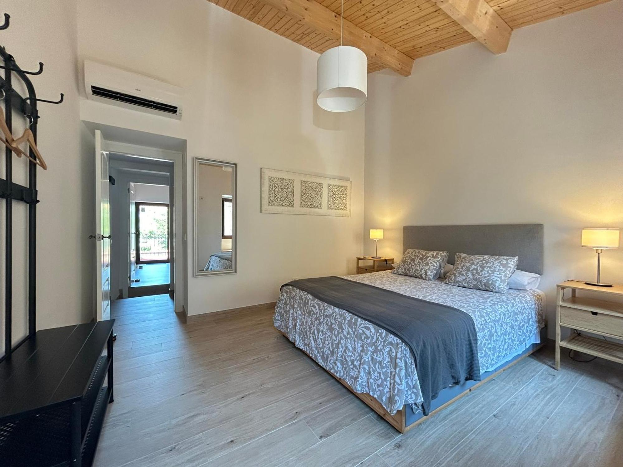 Casabala - Near The Beach And Barcelona Center Бадалона Екстериор снимка